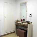 Renovated Centrally Located Wifi Lägenhet