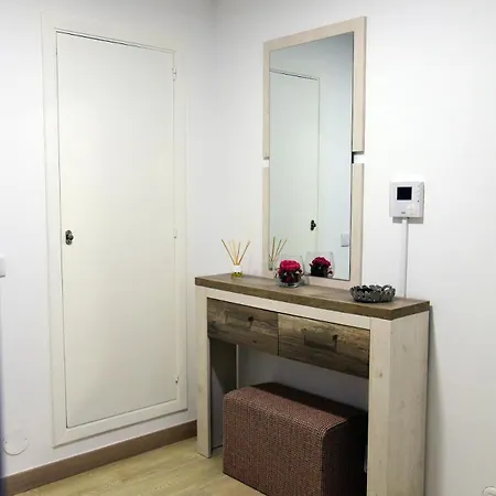 Renovated Centrally Located Wifi Апартаменты