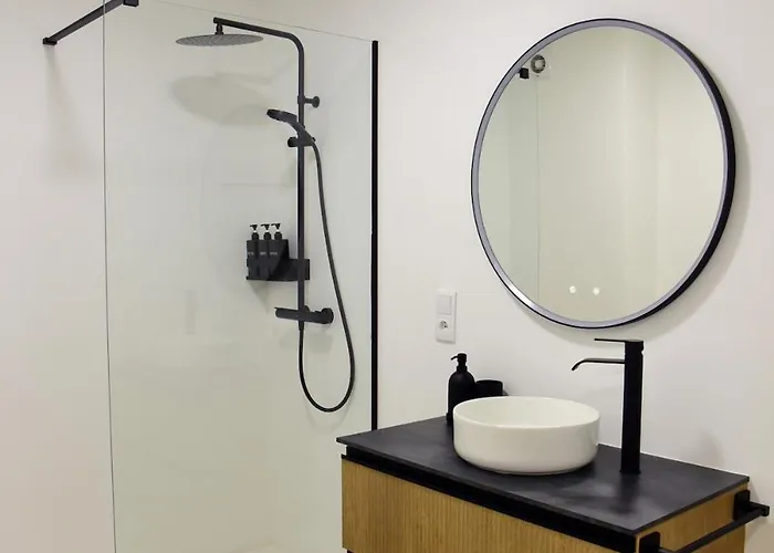 Renovated Centrally Located Wifi *